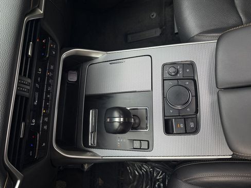 Used 2025 MAZDA CX-70 3.3 Turbo w/ Preferred Package image 35