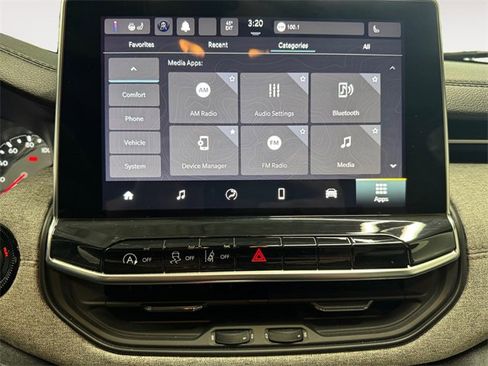 Used 2023 Jeep Compass Latitude image 12