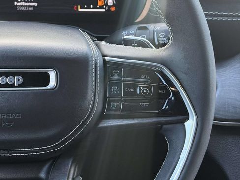 Used 2023 Jeep Grand Cherokee Overland AWD/4WD image 18