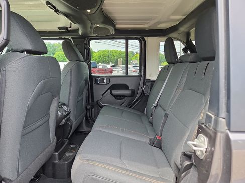 Used 2024 Jeep Wrangler Unlimited w/ Convenience Group AWD/4WD image 11