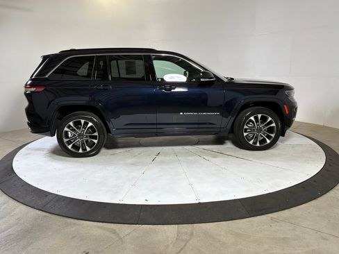 Used 2024 Jeep Grand Cherokee Overland w/ Adv Protech Group III AWD/4WD image 8