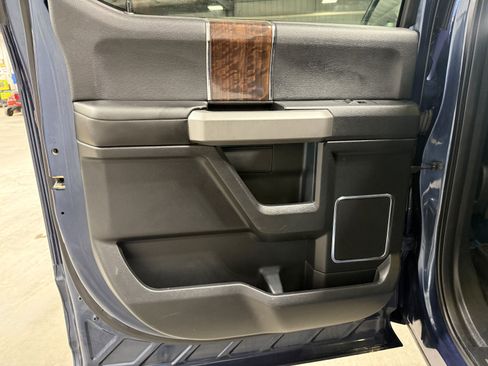 Used 2015 Ford F150 Platinum w/ Equipment Group 701A Luxury image 17