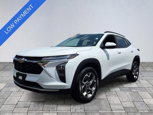 Used 2024 Chevrolet Trax LT FWD image 3