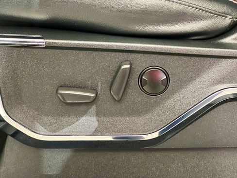 Used 2023 Ford F250 Lariat w/ Sport Appearance Package image 15