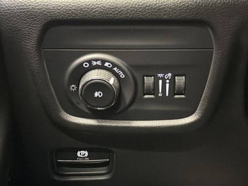 Used 2021 Jeep Grand Cherokee L Overland w/ Advanced Protech Group III AWD/4WD image 33