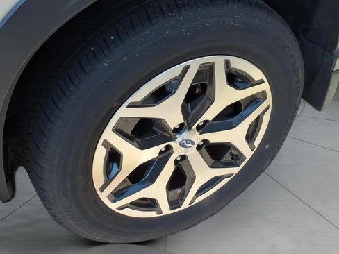 Used 2023 Subaru Forester Premium AWD/4WD image 5
