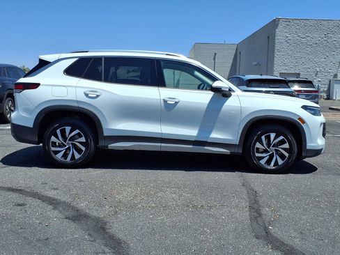 New 2026 Volkswagen Tiguan S FWD image 6