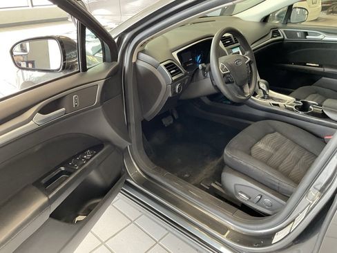 Used 2016 Ford Fusion SE image 9