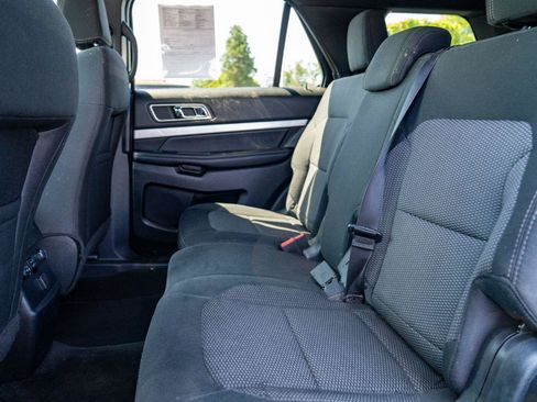 Used 2017 Ford Explorer XLT FWD image 15