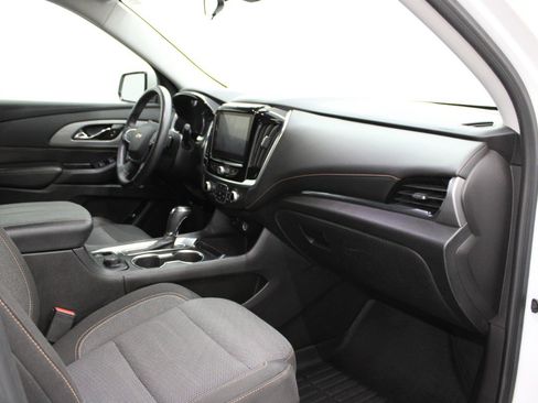 Used 2018 Chevrolet Traverse LT image 11
