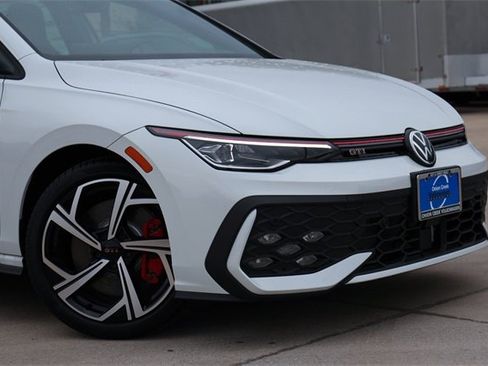 New 2026 Volkswagen GTI SE image 2