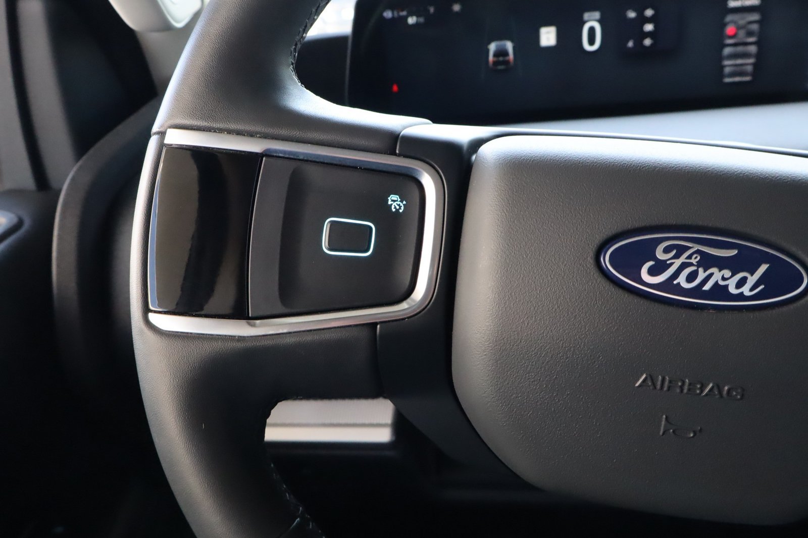 Used 2025 Ford Expedition Active RWD image 25