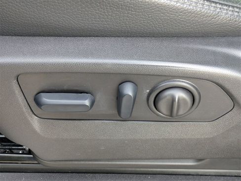 Used 2023 GMC Sierra 2500 Denali w/ Denali Black Diamond Edition image 20