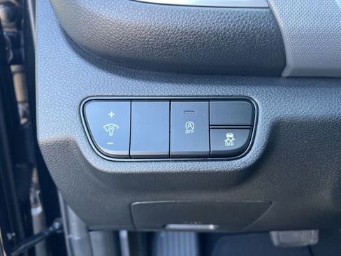 Certified 2024 Kia Seltos LX image 11