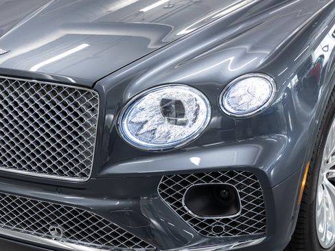 Used 2023 Bentley Bentayga AWD/4WD image 15
