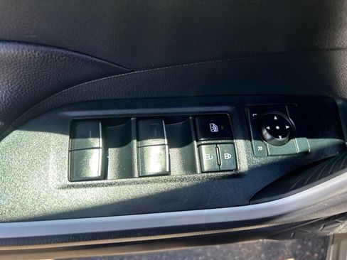 Used 2025 Toyota RAV4 XLE FWD image 22