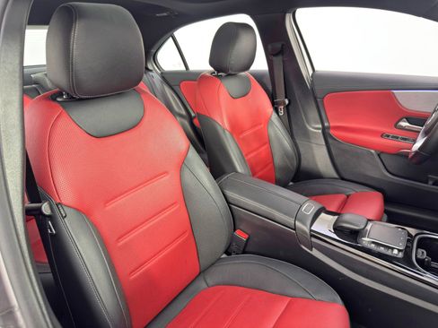 Used 2022 Mercedes-Benz A 220 w/ AMG Line image 40