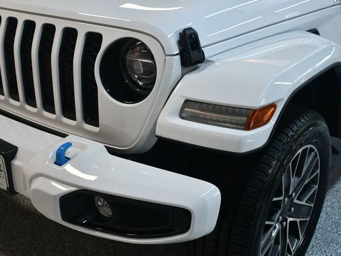 Used 2022 Jeep Wrangler Unlimited Sahara image 10