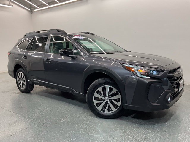Used 2025 Subaru Outback Premium AWD/4WD image 2
