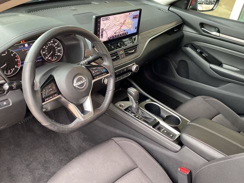 Certified 2023 Nissan Altima 2.5 SV w/ SV Premium Package AWD/4WD image 18