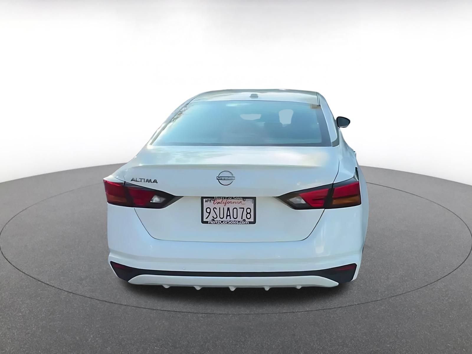 Used 2025 Nissan Altima 2.5 SV FWD image 12