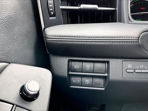 Used 2021 Toyota Avalon XLE w/ Moonroof Package FWD image 36
