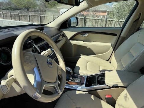 Used 2013 Volvo XC70 3.2 image 37