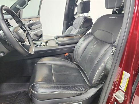 Used 2023 Jeep Grand Wagoneer L Series II image 19
