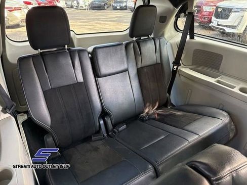 Used 2019 Dodge Grand Caravan SXT image 24