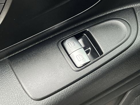 Used 2016 Mercedes-Benz Metris Passenger image 13