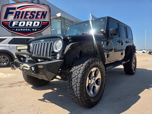 Used 2018 Jeep Wrangler Unlimited Sahara w/ Connectivity Group AWD/4WD image 1