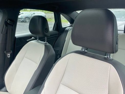 Used 2021 Volkswagen Jetta R-Line w/ R-Line Cold Weather Package FWD image 5
