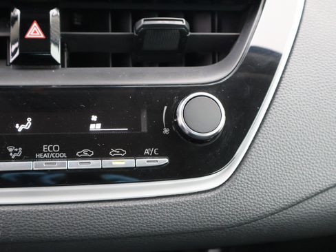 Used 2024 Toyota Corolla LE image 28