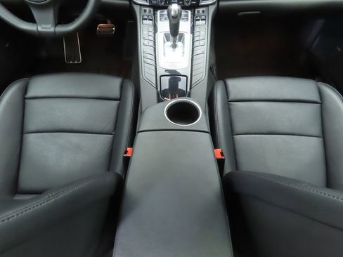 Used 2016 Porsche Panamera 4 image 16
