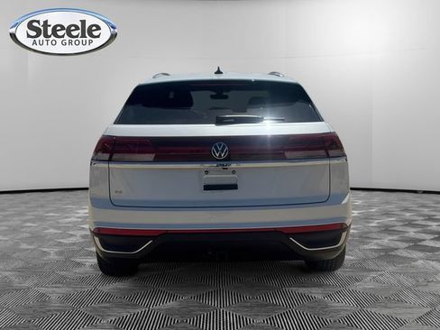 Used 2026 Volkswagen Atlas Cross Sport SE FWD image 4