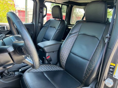 Used 2021 Jeep Wrangler Unlimited Sahara AWD/4WD image 30