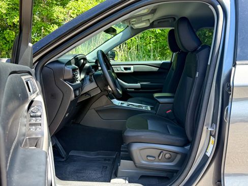 Certified 2023 Ford Explorer XLT AWD/4WD image 19