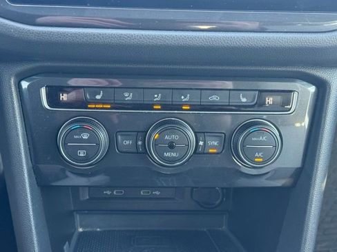Used 2021 Volkswagen Tiguan SE image 24