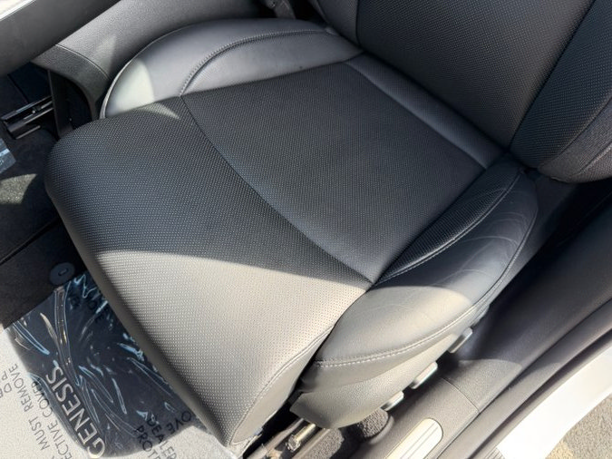 Used 2024 Genesis GV60 RWD image 22