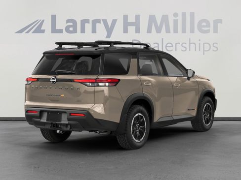 Used 2024 Nissan Pathfinder Rock Creek image 3