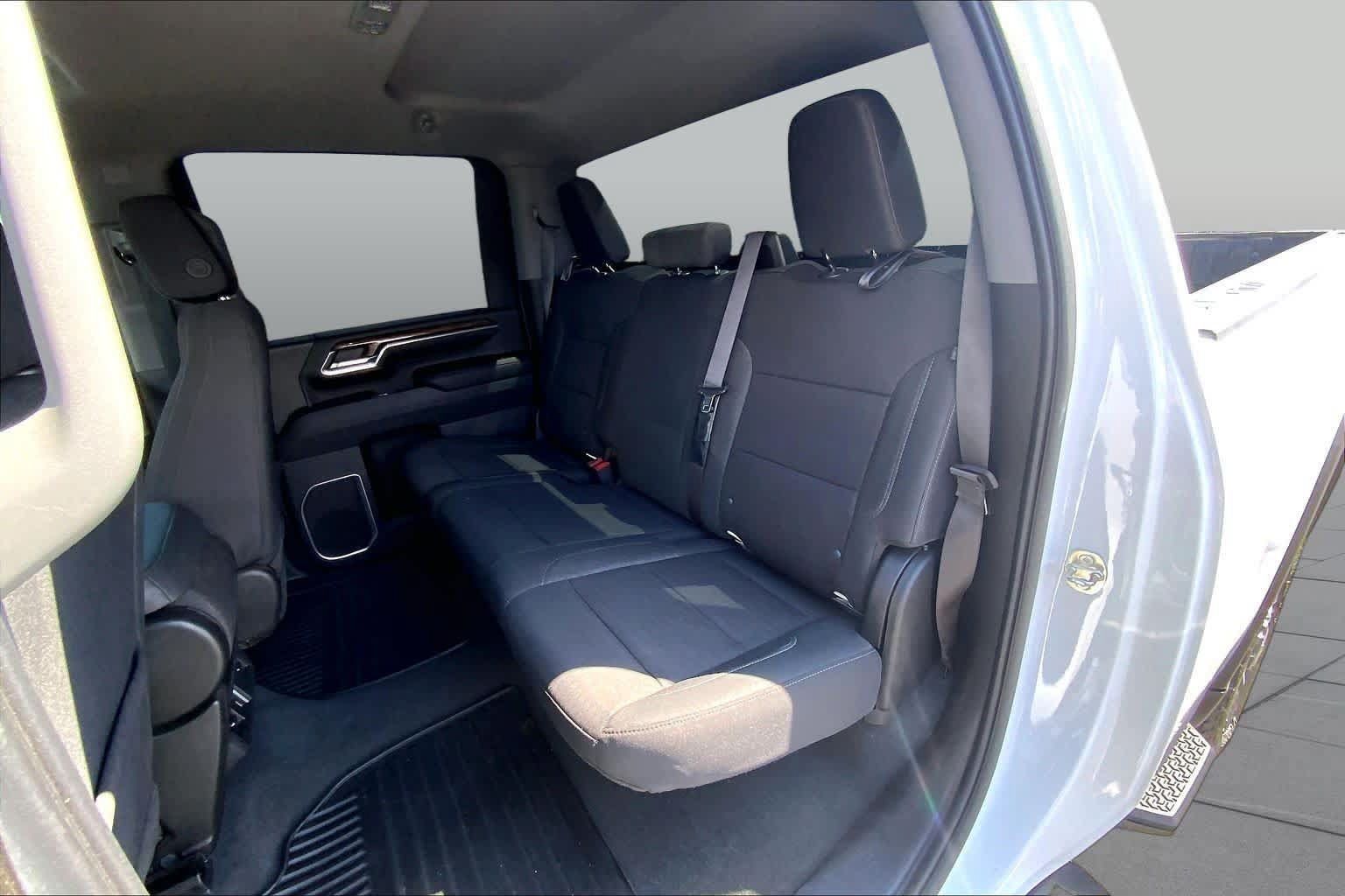 Used 2024 GMC Sierra 2500 SLE w/ SLE Value Package; AWD/4WD image 21