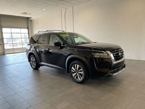 Used 2025 Nissan Pathfinder SL image 6