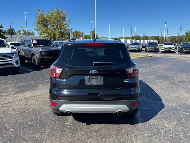 Used 2017 Ford Escape SE w/ Equipment Group 201A AWD/4WD image 11