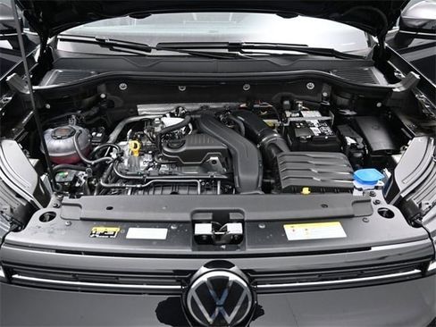 New 2026 Volkswagen Taos SE image 15