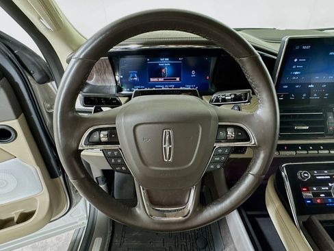Used 2023 Lincoln Navigator Reserve AWD/4WD image 9