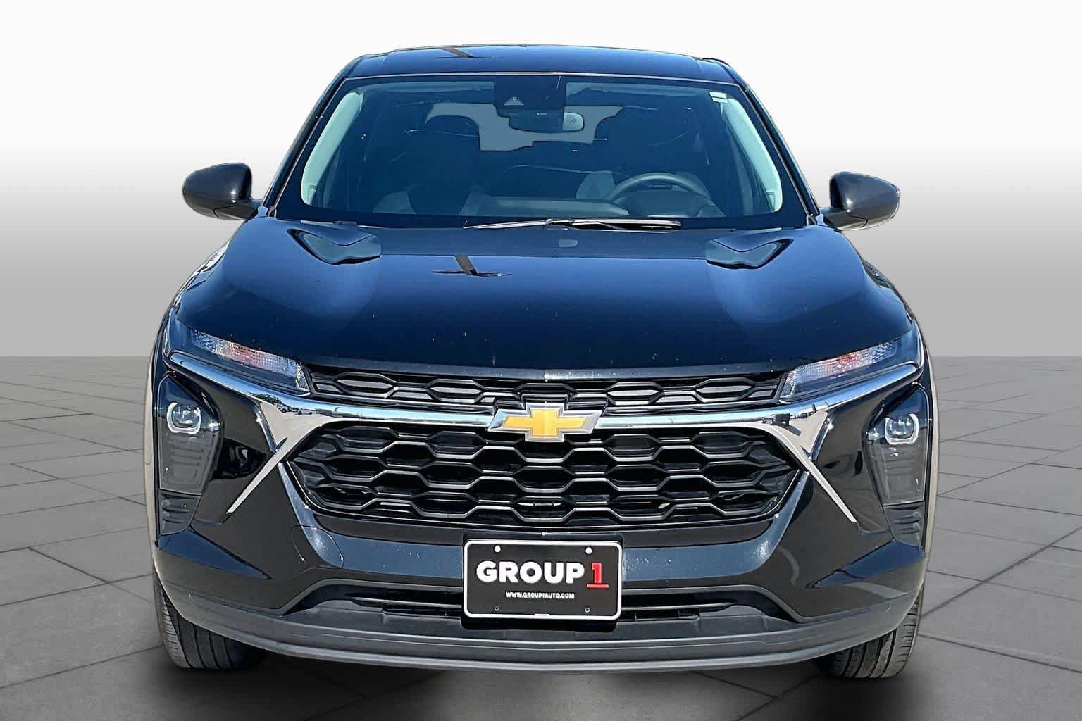 Used 2025 Chevrolet Trax LS FWD image 4