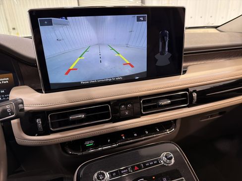 Used 2022 Lincoln Nautilus Reserve image 19