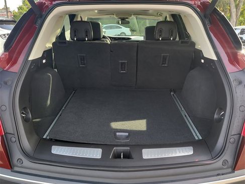 Used 2017 Cadillac XT5 Luxury w/ Driver Awareness Package image 7