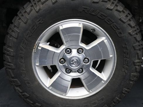 Used 2006 Toyota 4Runner SR5 AWD/4WD image 10