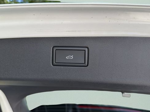 New 2026 Volkswagen Tiguan SE R-Line FWD image 32